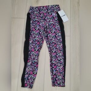 Pink Victoria's Secret Ultimate Floral Leggings Size Medium NWT